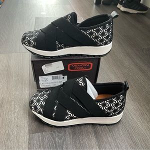 NIB Bernie Mev Tara Flair Memory Foam Slip-On Sneakers
